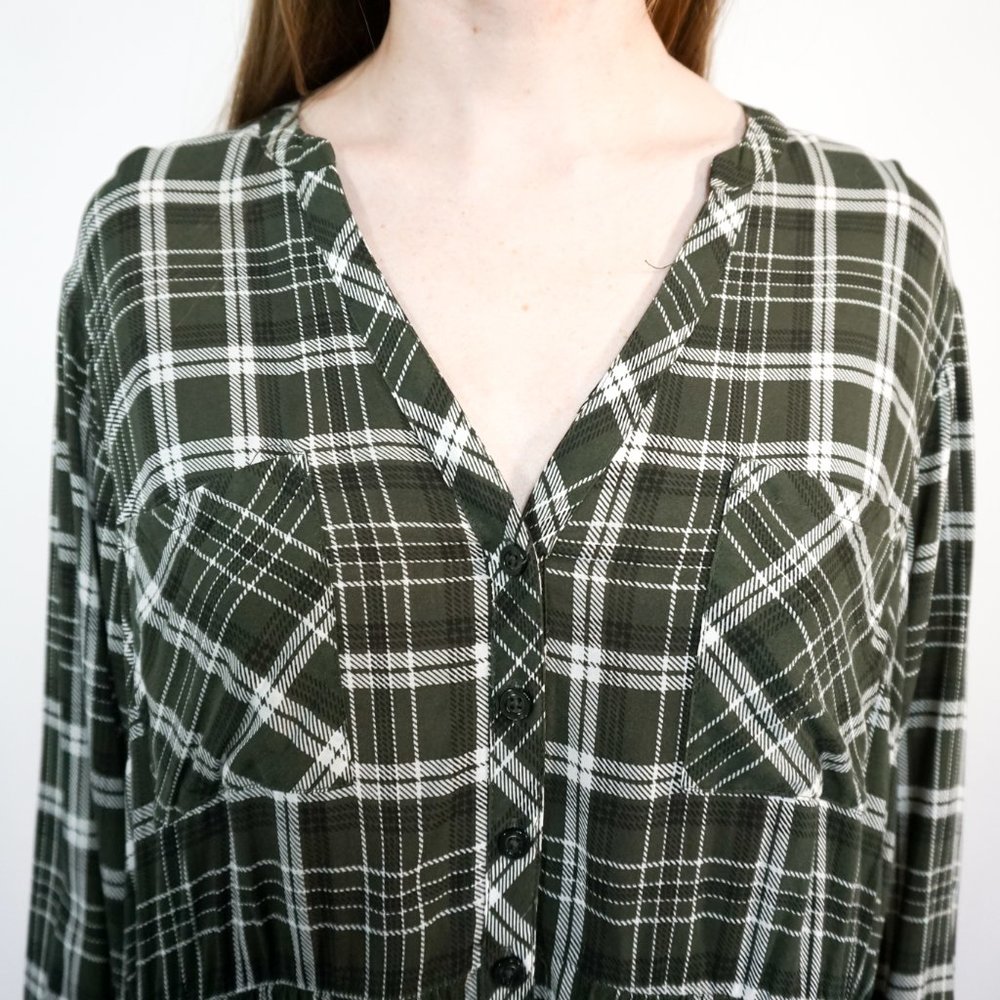 TORRID Emma Green & White Plaid Button Down Tunic - Picture 2 of 7